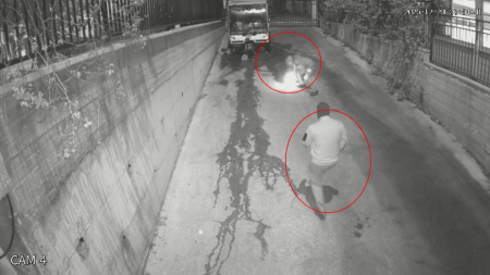 فيديو : احراق سيارة تنظيف الشوارع التابعة لبلدية عرابة